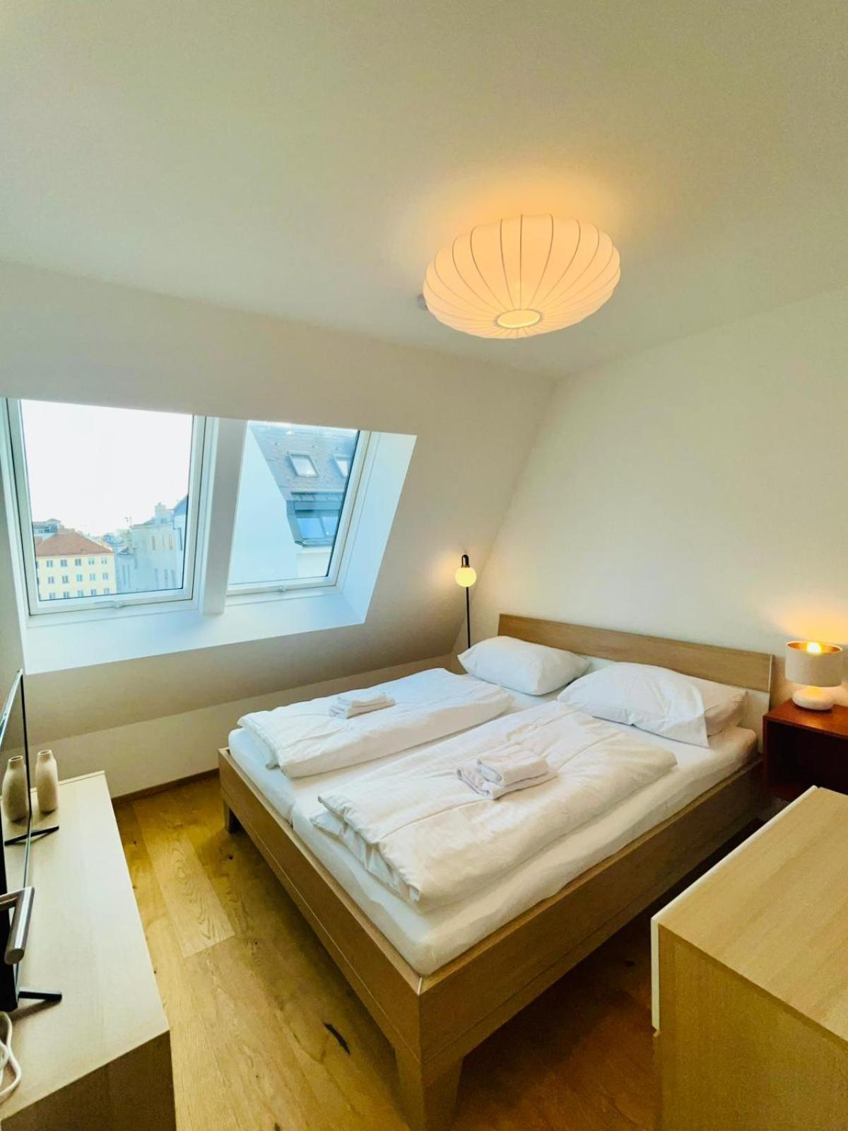 Orestaliving - Penthouse With Private Terrace Wina Bagian luar foto
